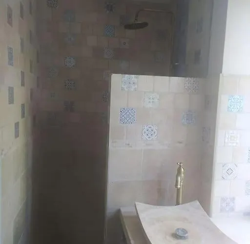 2 Pieces Avec Exterieur דיז'ון